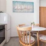 Zdenka new&cozy central apartment